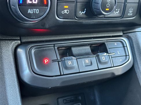 Used 2023 GMC Acadia AT4 w/ Technology Package image 25