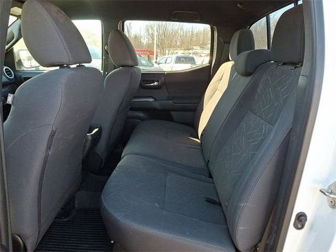 Certified 2018 Toyota Tacoma TRD Sport image 10