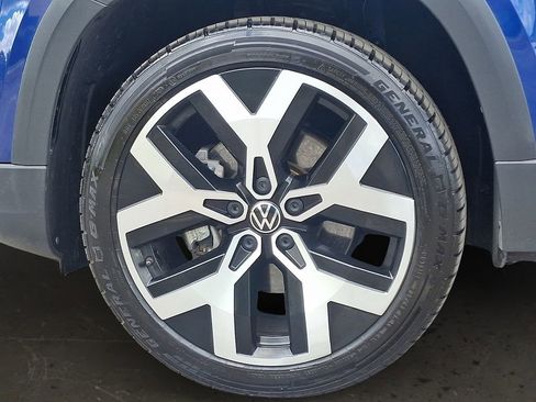 Used 2022 Volkswagen Taos SEL AWD/4WD image 9