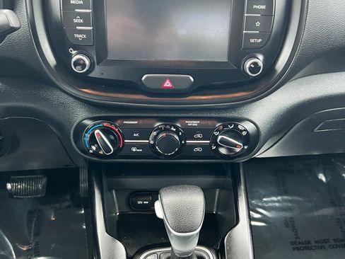 Used 2021 Kia Soul S FWD image 13