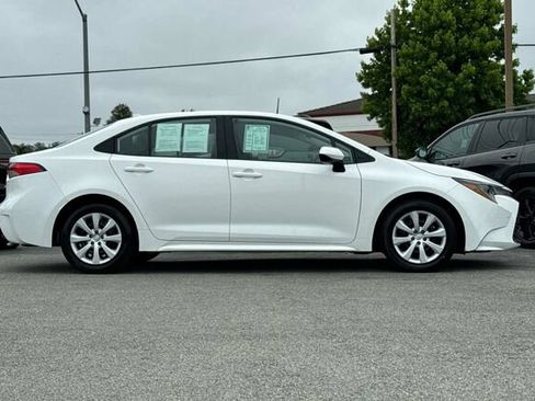 Used 2023 Toyota Corolla LE FWD image 3