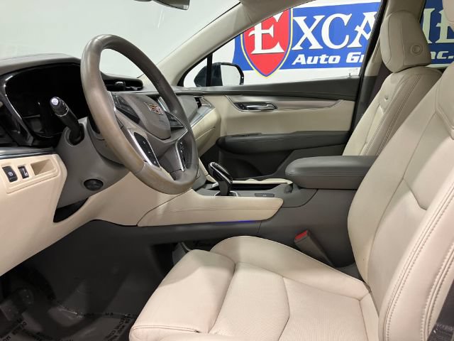 Used 2017 Cadillac XT5 Luxury w/ Driver Awareness Package FWD image 46
