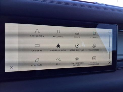 Used 2021 Land Rover Defender 90 First Edition image 7