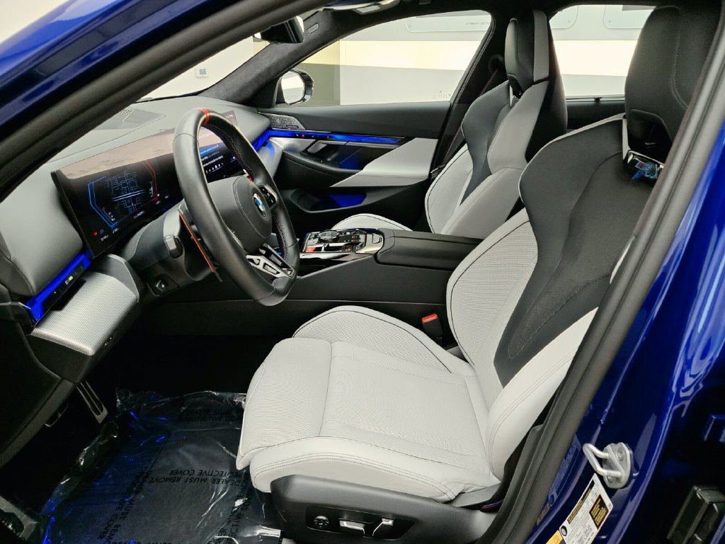 Used 2025 BMW M5 w/ Carbon Package AWD/4WD image 16