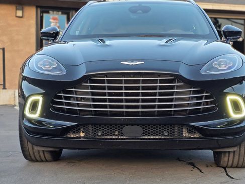 Used 2022 Aston Martin DBX image 2