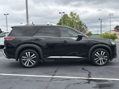 Used 2024 Nissan Pathfinder Platinum w/ Cargo Package AWD/4WD image 37