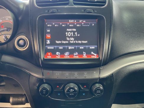 Used 2016 Dodge Journey Crossroad w/ Popular Equipment Group FWD image 24