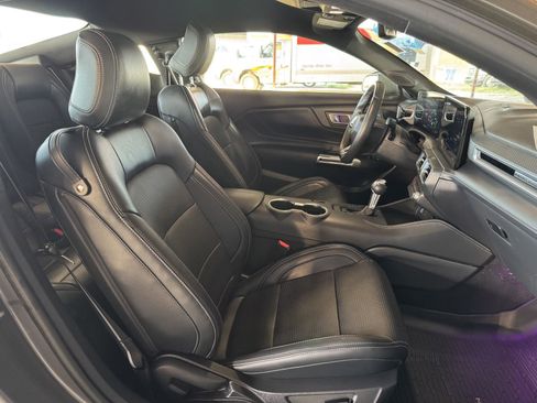 Used 2025 Ford Mustang Premium image 33