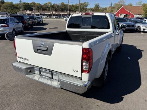 Used 2019 Nissan Frontier SV image 10