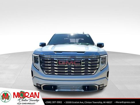 Certified 2023 GMC Sierra 1500 Denali w/ Denali Reserve Package AWD/4WD image 9
