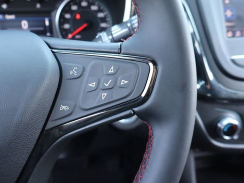 Used 2023 Chevrolet Equinox RS FWD image 8