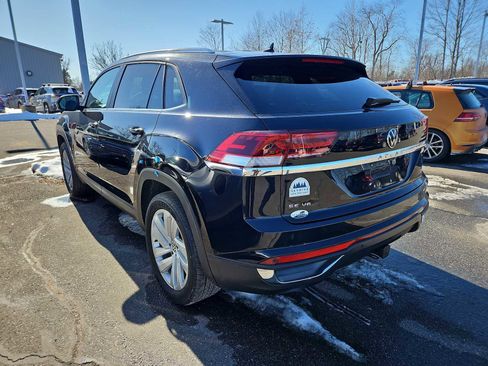 Used 2023 Volkswagen Atlas Cross Sport SE image 3