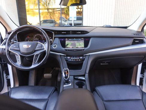 Used 2018 Cadillac XT5 Luxury w/ LPO, Black Ice Package image 41