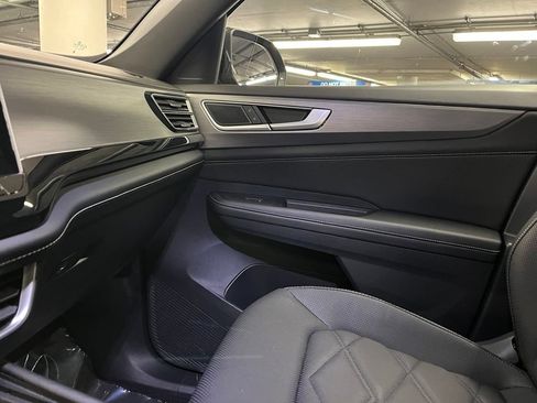 Used 2024 Volkswagen Atlas Cross Sport SE w/ Panoramic Sunroof Package AWD/4WD image 32