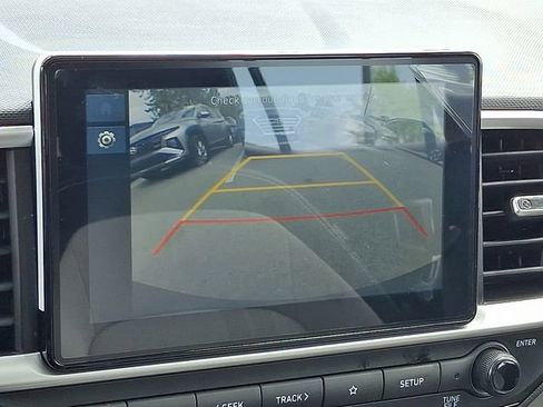 Used 2026 Hyundai Venue SEL FWD image 18