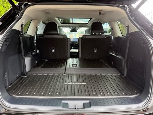 Used 2021 Toyota Highlander Platinum AWD/4WD image 11