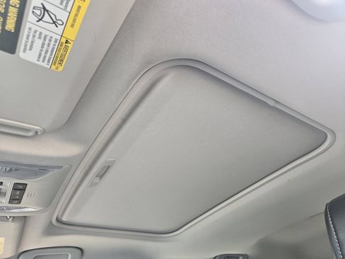 Used 2022 Toyota RAV4 XLE Premium FWD image 27