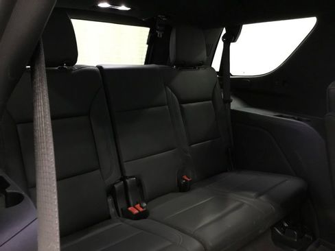 Used 2025 Chevrolet Tahoe Z71 w/ Comfort Package image 21