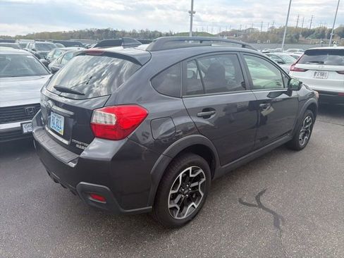 Used 2017 Subaru Crosstrek 2.0i Limited AWD/4WD image 2