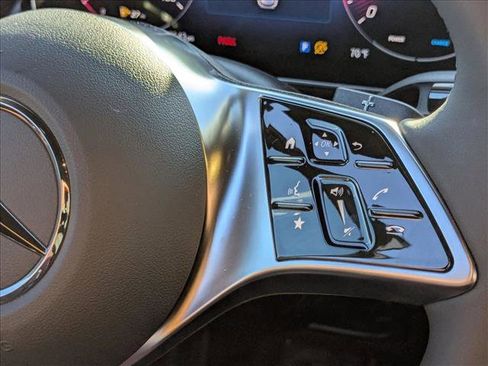 New 2025 Mercedes-Benz GLC 300 image 12