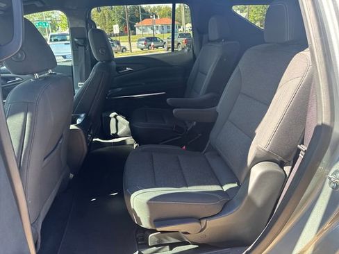 Certified 2025 Chevrolet Traverse LT image 28