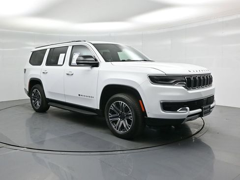 Used 2024 Jeep Wagoneer Series II w/ Flexible Seating Group image 62