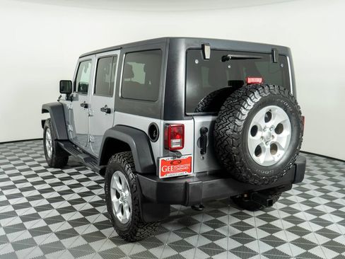 Used 2017 Jeep Wrangler Unlimited Sport w/ Quick Order Package 24S AWD/4WD image 4