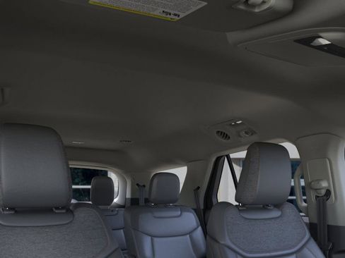 New 2025 Ford Explorer Active w/ Active Comfort Package image 22