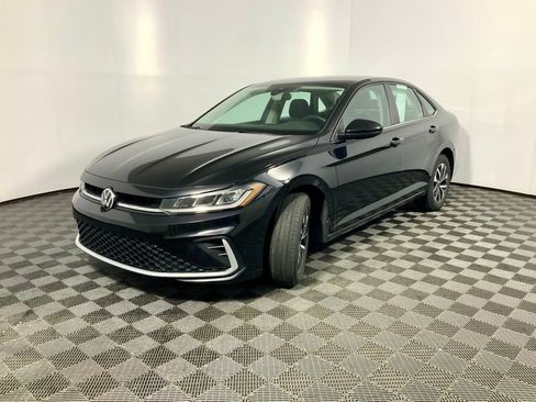 Used 2025 Volkswagen Jetta S image 9