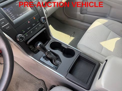 Used 2015 Toyota Camry LE FWD image 21