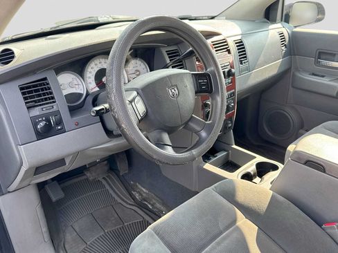 Used 2005 Dodge Durango SLT AWD/4WD image 2