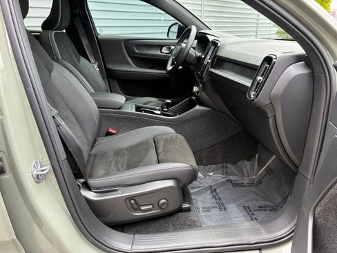Used 2023 Volvo C40 P8 Recharge Ultimate w/ Protection Package Premier AWD/4WD image 29