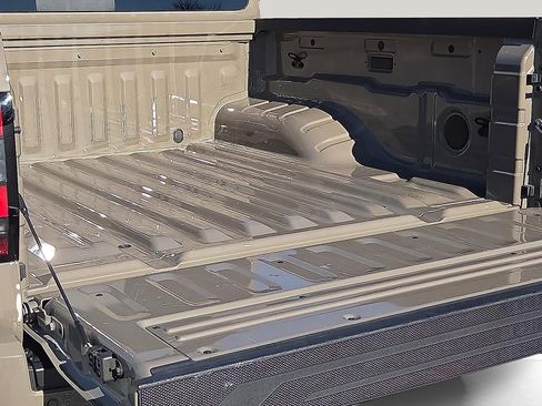 Used 2024 Nissan Frontier PRO-4X w/ Technology Package image 9