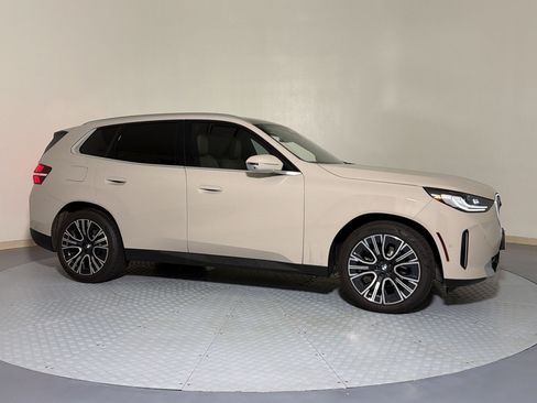 Certified 2025 BMW X3 xDrive30i w/ Premium Package AWD/4WD image 6