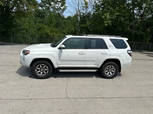 Used 2020 Toyota 4Runner TRD Off-Road Premium w/ Moonroof Package AWD/4WD image 13