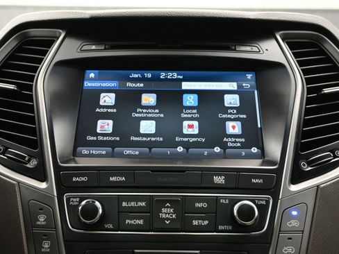 Used 2017 Hyundai Santa Fe Limited image 31