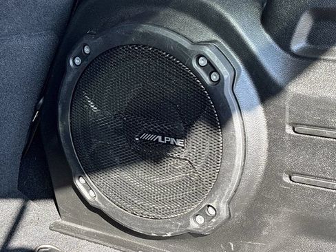Used 2018 Jeep Wrangler Unlimited Sahara AWD/4WD image 7