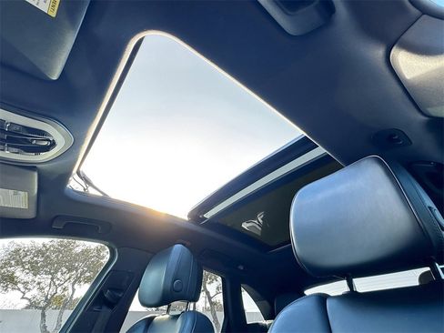 Used 2018 Porsche Macan image 23