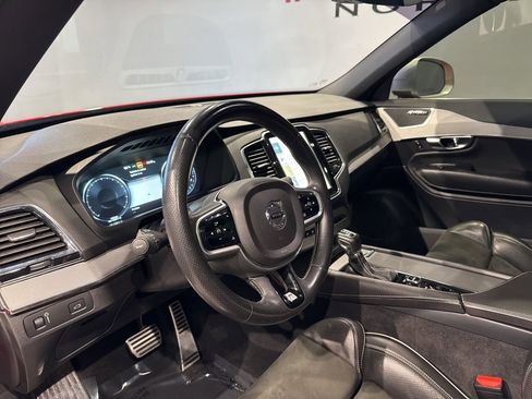 Used 2017 Volvo XC90 T5 R-Design image 8