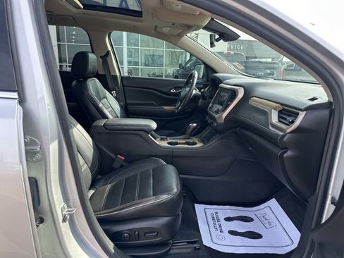 Used 2017 GMC Acadia Denali w/ Technology Package image 8