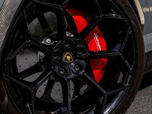 Used 2023 Lamborghini Urus Performante image 5