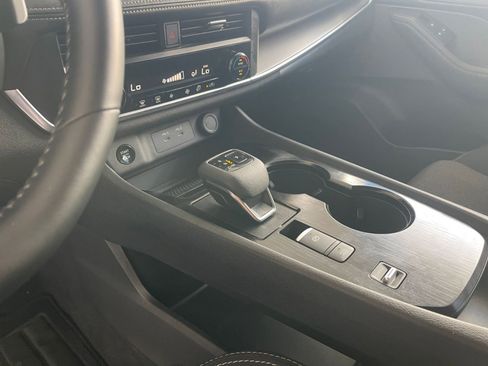 Used 2025 Nissan Rogue SV image 42