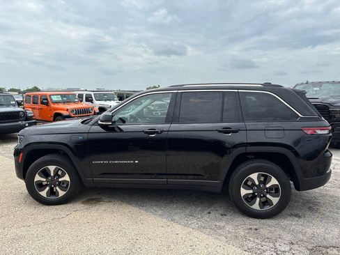 Used 2023 Jeep Grand Cherokee 4WD 4xe image 9