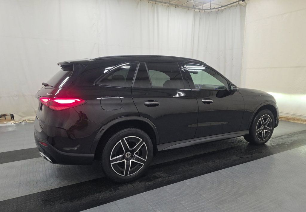 Used 2023 Mercedes-Benz GLC 300 4MATIC w/ AMG Line image 2