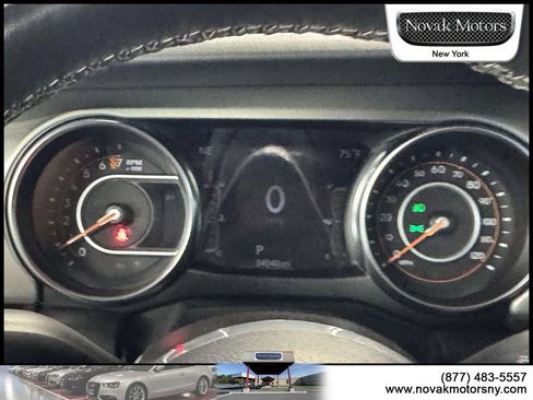 Used 2022 Jeep Wrangler Unlimited Sahara w/ Dual Top Group AWD/4WD image 20