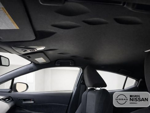 Used 2019 Toyota C-HR LE FWD image 12