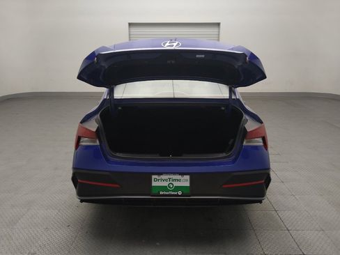 Used 2024 Hyundai Elantra SE FWD image 29