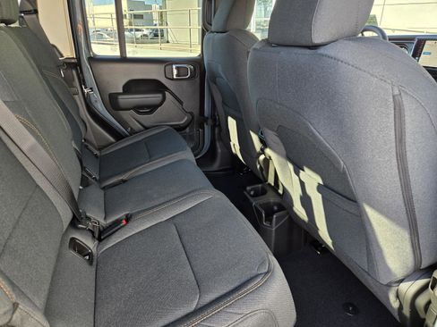 New 2026 Jeep Gladiator Sport image 30