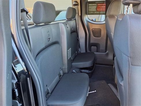 Certified 2025 Nissan Frontier SV image 23
