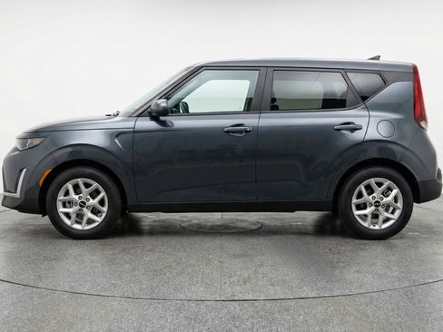 Used 2025 Kia Soul LX w/ LX Technology Package image 5
